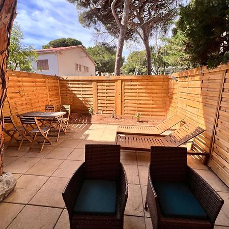 Sympathique Studio En Rez De Jardin Dans Residence Hyères Exterior foto